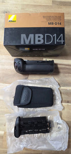 Nikon D610 Kit (D610 - AF-S 50mm F/1.8G - MB-D14 Battery Pack - WU-1B Wireless Adapter)
